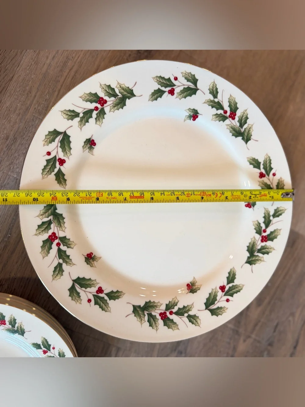 Bazaars Inc Christmas Holly Dinner & Salad Plates Set of 8 Gold Trim